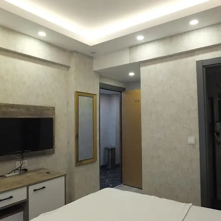 Clove Silvana Hotel